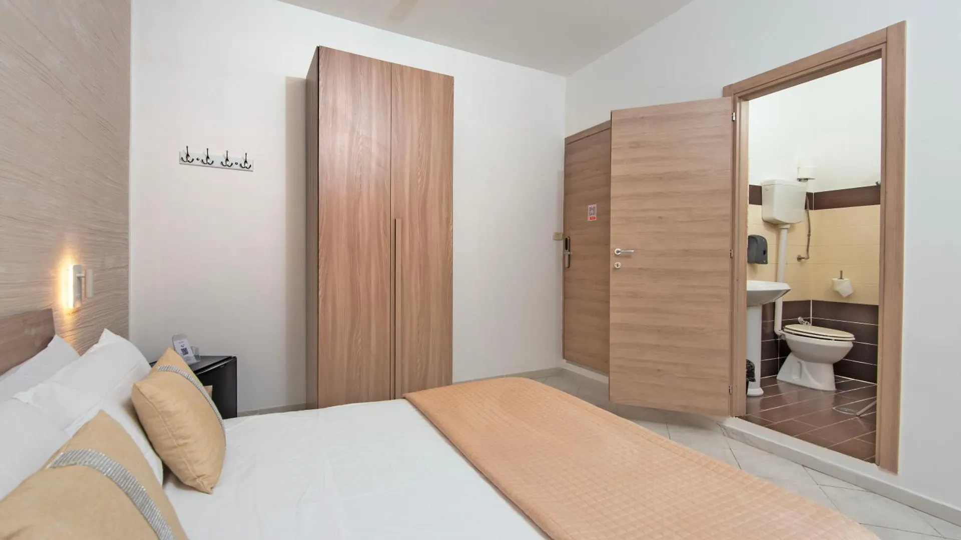 Casa Vacanze Carolina 348 Naples 2*,